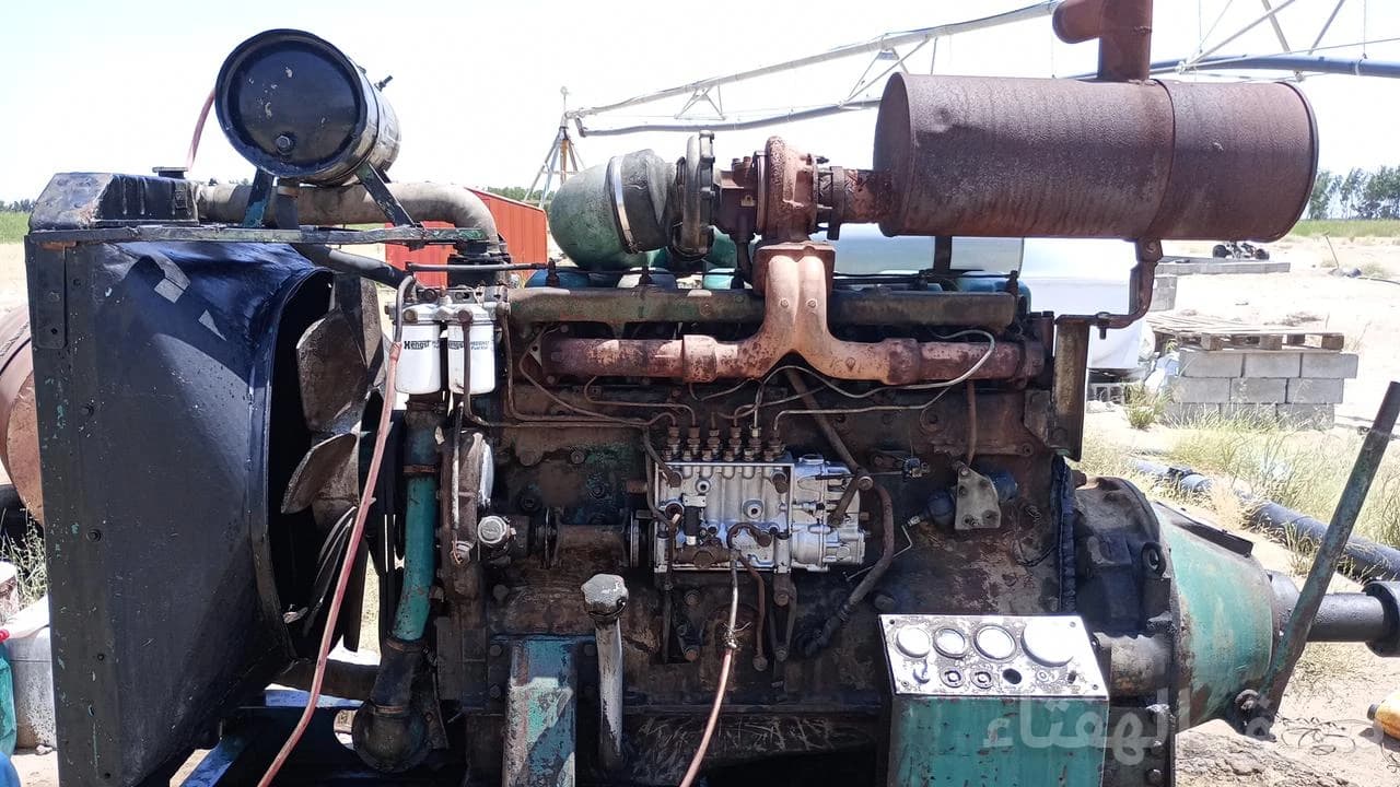 للبيع مكينة زراعيه فولفو 8