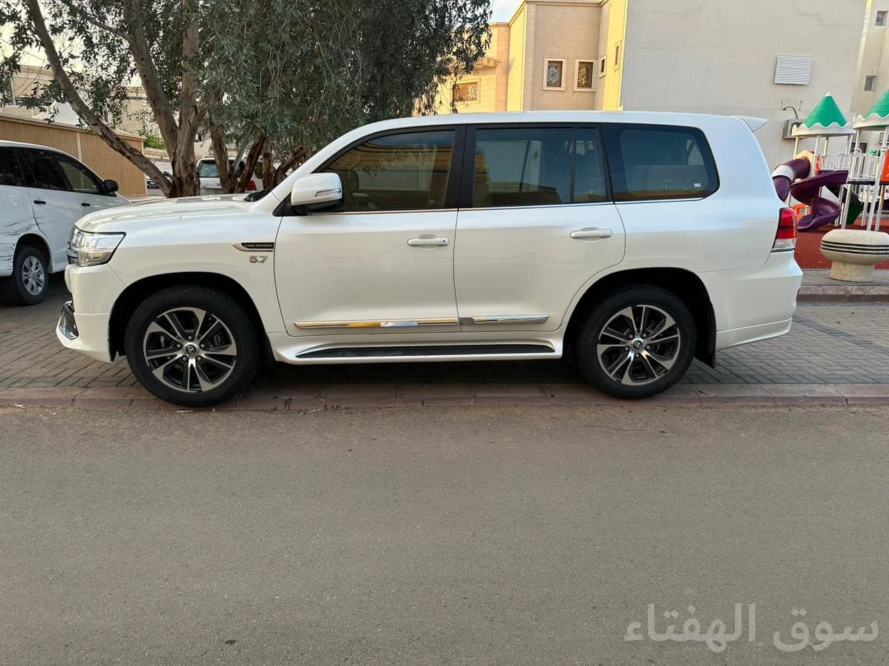 للبيع جيب VXR 2