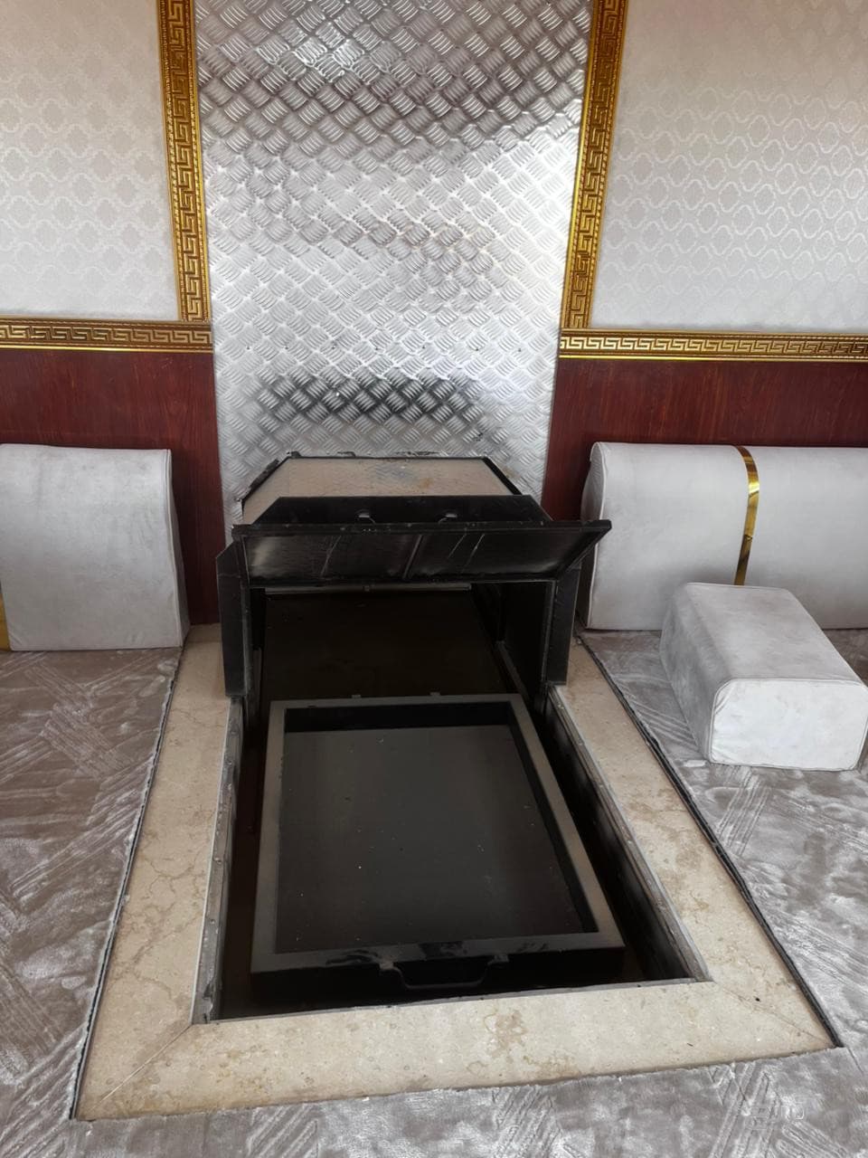 للبيع غرفه شبه جديده