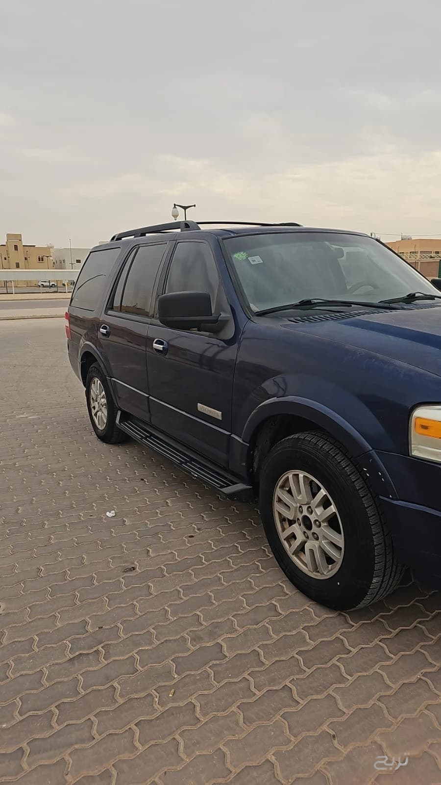 للبيع فورد اكسبدشن 2008