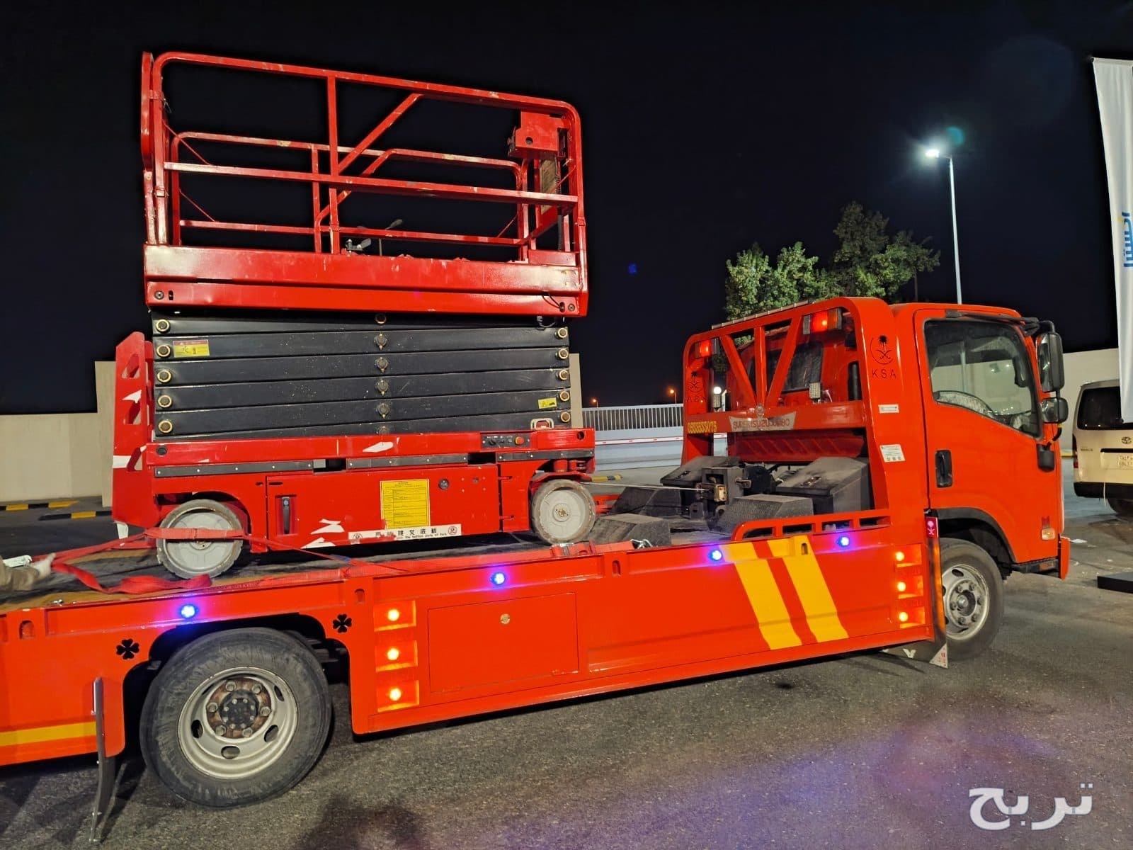 رافعات سيزرلفت لرفع العامليين للايجار اليومي والشهري0556837784 2