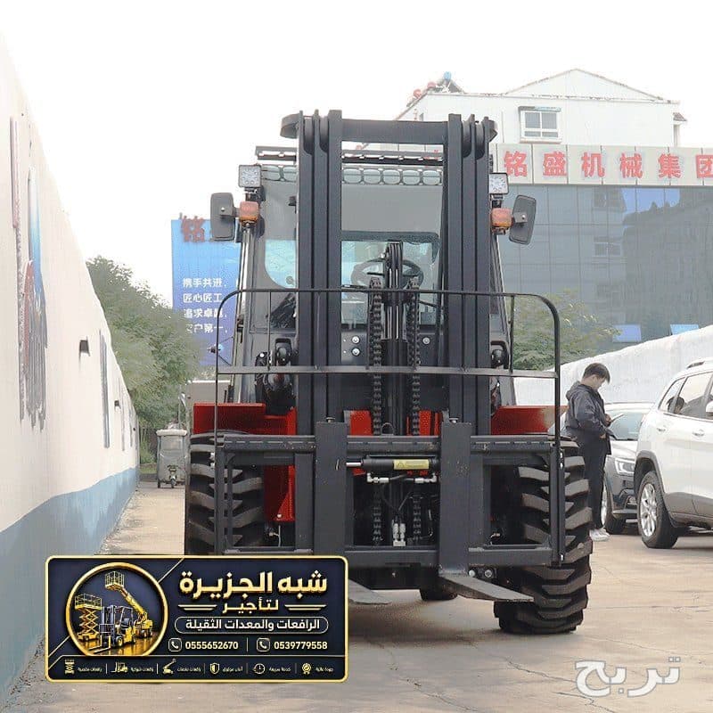 فوركلفت للايجار في الدمام | معدات رفع ثقيلة لتحميل المواد الثقيلة والخفيفة 6