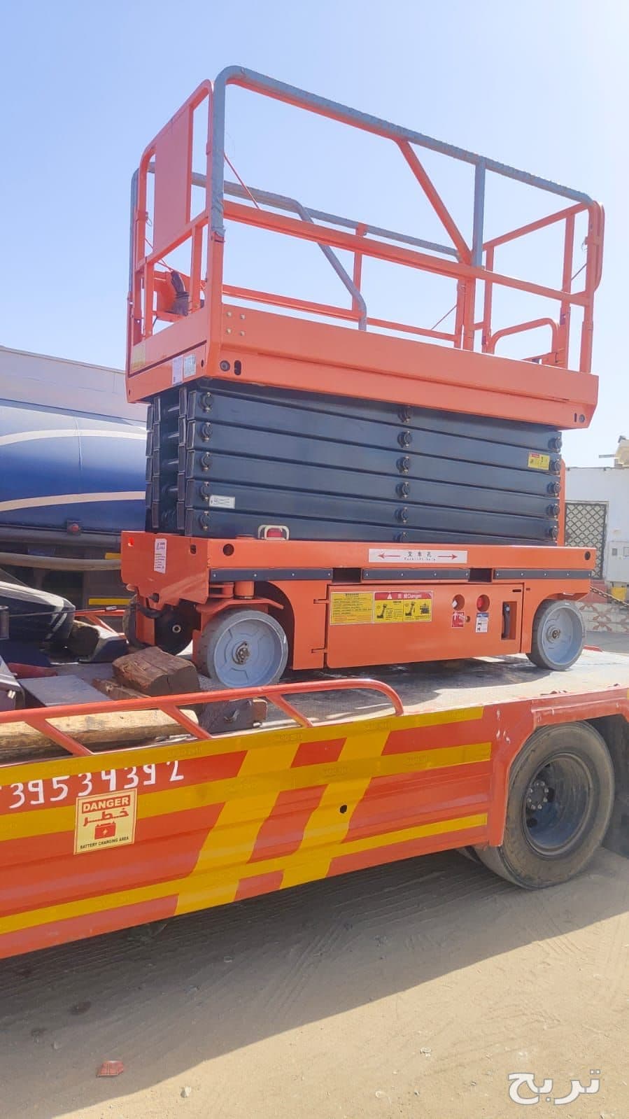 سيزرلفت ومان لفت  للايجار  scissorlifts and manlifts 2