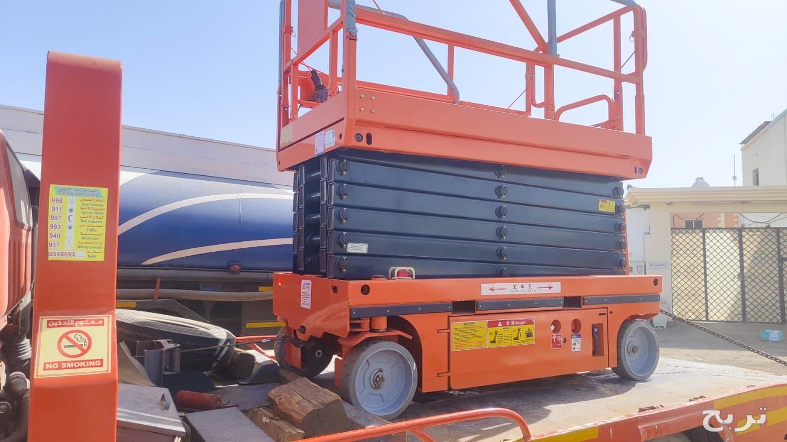سيزرلفت ومان لفت  للايجار  scissorlifts and manlifts